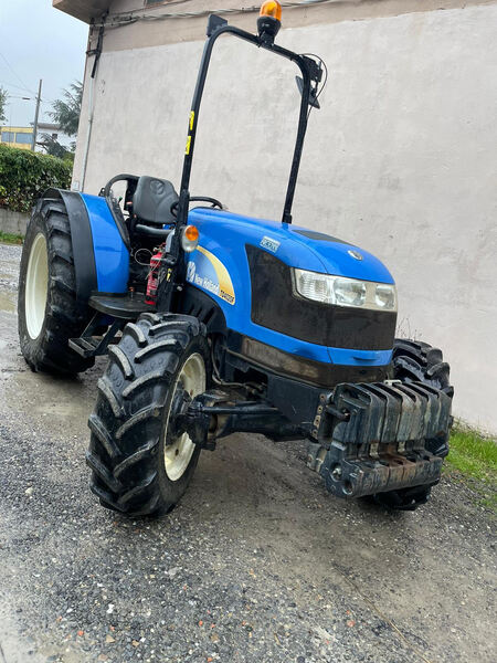 NEW HOLLAND TD4020F FRUTTETO ANNO 2011 ORE 2.200 65 CV