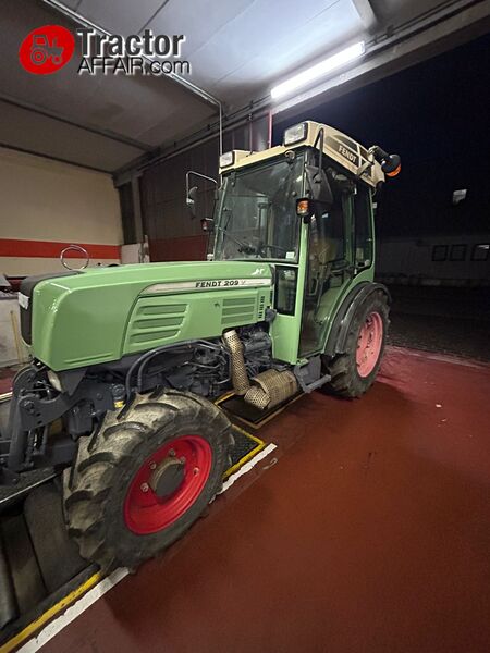 FENDT 209 V PTO SOLLEV. ANTERIORE 95 CV -437f4bfa-b131-43ed-ad22-36f0bd4f2803.jpg