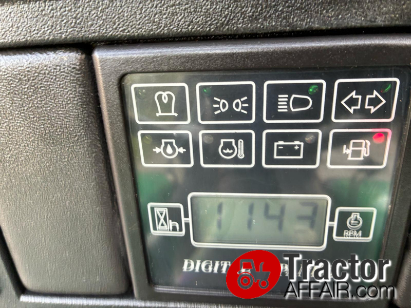 TRATTORE FERRARI VIPAR 30 CV DT CON PIATTO TAGLIAERBA 1,50 MT NUOVO-PHOTO-2025-04-21-17-52-23.jpg
