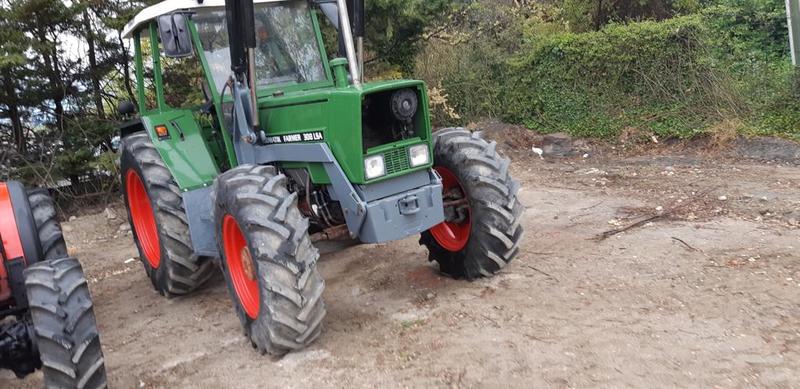 FENDT 85 cv DT TRATTORE CON CARICATORE STOLL-29774BF4-18E7-4AC0-BE37-B7ACE6303EEF.jpeg